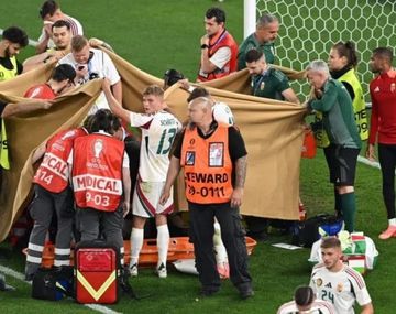 Preocupación en la Euro: un futbolista húngaro fue retirado en ambulancia