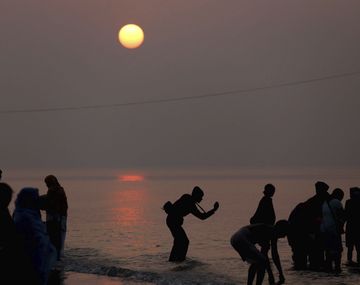 Más de 100 cadáveres flotando