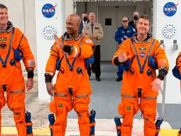 mision artemis ii: asi saludaron los astronautas que se dirigen a la orbita de la luna mision artemis ii: asi saludaron los astronautas que se dirigen a la orbita de la luna