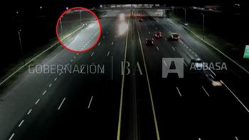 violento golpeo a su mujer, incendio la casa y escapo cruzando una autopista violento golpeo a su mujer, incendio la casa y escapo cruzando una autopista