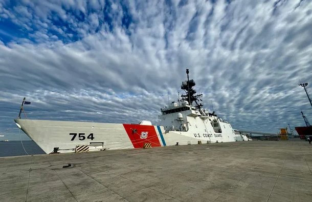 El Frente Amplio cuestionó el ingreso del buque estadounidense a Uruguay.