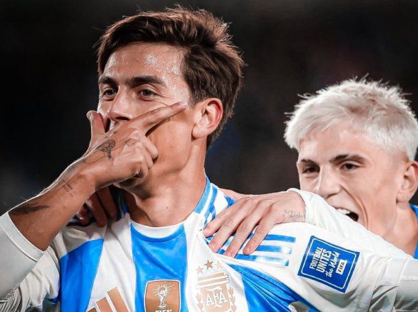 El emotivo posteo de Alejandro Garnacho con Paulo Dybala tras el triunfo de la Selección