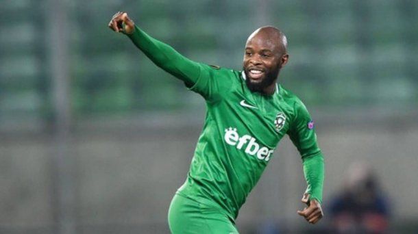 Murió un ex jugador del Ajax después de ser atacado por su familia