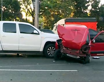 Impresionante choque entre tres camionetas en Panamericana y General Paz: una llevaba caballos