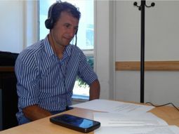 ¿nuevo trabajo? el vasco y los jugadores, los nuevos telefonistas de boca ¿nuevo trabajo? el vasco y los jugadores, los nuevos telefonistas de boca