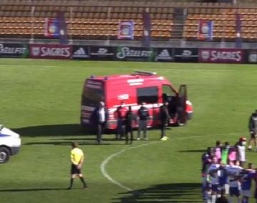 Susto en el fútbol de Portugal: un jugador tuvo un paro cardíaco en medio del partido