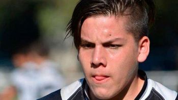 Un rugbier quedó grave en un scrum. Un rugbier quedó grave en un scrum.