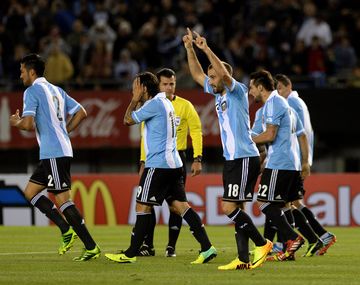 Argentina se enfrenta a un Uruguay con urgencias