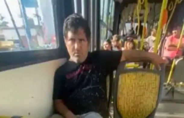 Mendoza: filman a un degenerado masturbándose frente a una joven en un colectivo