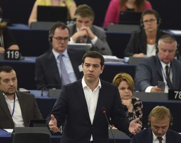 Diputados griegos aprueban el tercer rescate