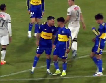 El tenso cruce entre Gary Medel y Milton Delgado en el empate de Boca