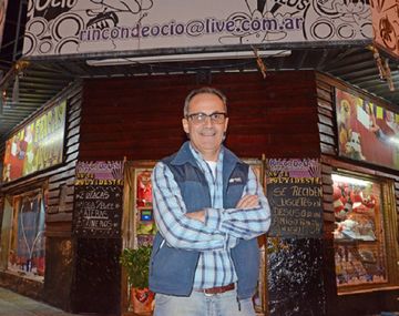 Una chica robó en su juguetería y le festejó el cumpleaños