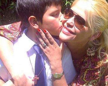 Nazarena Vélez con su hijo Gonzalito