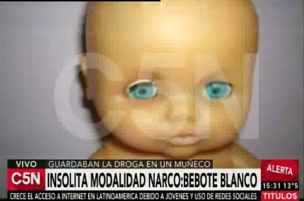 #NarcoBebote Detuvieron a una pareja que vendía cocaína escondida en muñecos