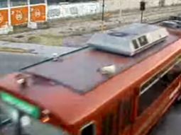 un motociclista choco contra un tren un motociclista choco contra un tren