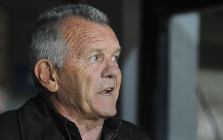 El técnico Jorge Solari, internado en grave estado