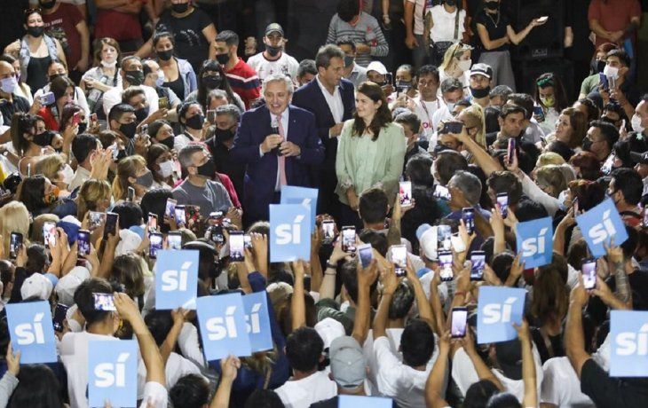 Alberto Fernández: Nosotros queremos que todos trabajen y otros que se pueda despedir sin indemnización