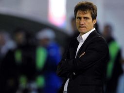 El entrenador de Boca Juniors, Guillermo Barros Schelotto, probó con un esquema táctico diferente al que utilizaba con Carlos Tevez ubicado como centrodelantero El entrenador de Boca Juniors, Guillermo Barros Schelotto, probó con un esquema táctico diferente al que utilizaba con Carlos Tevez ubicado como centrodelantero