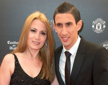 Fuerte cruce de Di María y su mujer con hinchas de Juventus