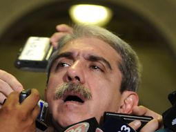 Aníbal reconoció la derrota y felicitó a Vidal