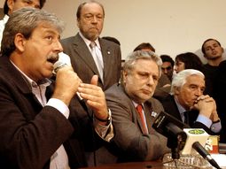 La mesa de enlace, en sus primeras apariciones La mesa de enlace, en sus primeras apariciones