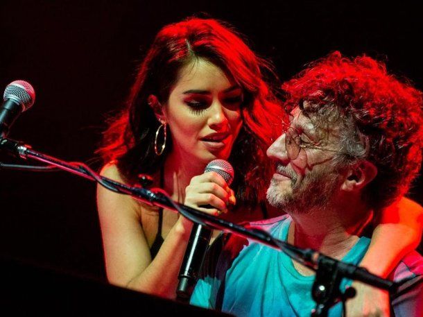 Lali Avanza: se presentó junto a Fito Páez y fue ovacionada tras un irónico mensaje a Javier Milei