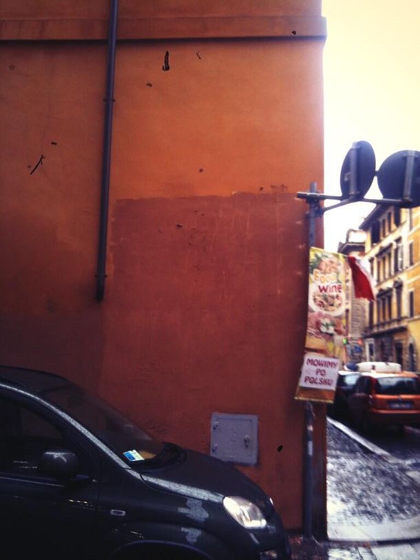 Borraron en Italia el grafiti del Superpapa