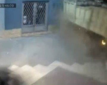 Impactante video: un camión se quedó sin frenos y chocó ocho autos en Mendoza