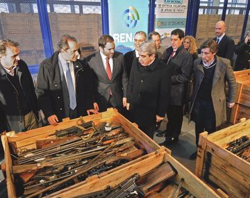 Scioli prometió profundizar desde la Rosada la política de desarme de Provincia