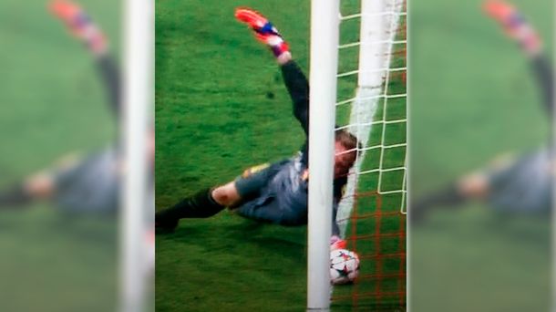 ¿Entró? Un elástico Ter Stegen se destacó con una doble atajada