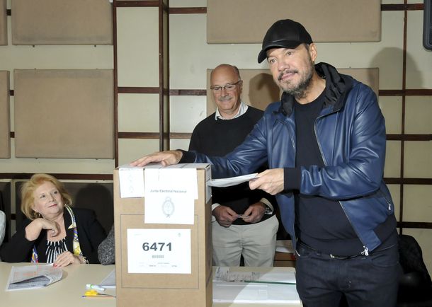 Marcelo Tinelli votando en las elecciones de 2017