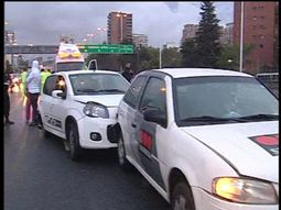 multiple choque en la avenida general paz: hay dos mujeres heridas multiple choque en la avenida general paz: hay dos mujeres heridas