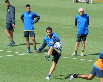 Riquelme se prepara para volver a ser titular: hizo siete goles en la práctica