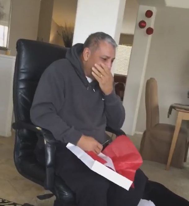 VIDEO: Mirá la emotiva reacción de un hombre al ver su regalo de Navidad
