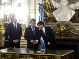 La confusión de Lacunza en su primera conferencia: Al honrarme con el cargo de presidente