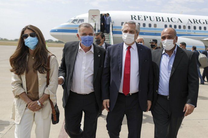 Alberto Fernández visita Tucumán: recorre fábricas, un edificio de Gendarmería y encabeza un acto del FdT