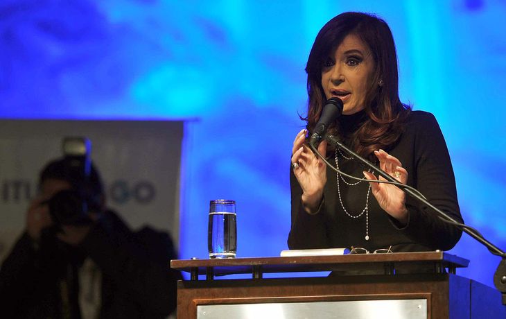 La Plata: CFK inaugura una biblioteca en el Colegio Nacional