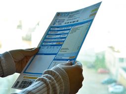 UTE dispuso beneficios para los comercios minoristas afectados en el litoral de Uruguay. UTE dispuso beneficios para los comercios minoristas afectados en el litoral de Uruguay.