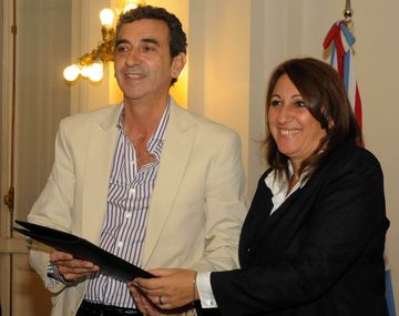 Randazzo entregó $10 millones para iniciar la construcción de la estación de tren de Rosario