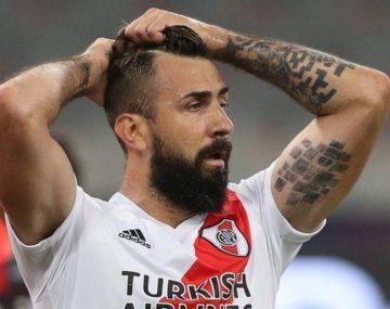 Quieren juntar a Pratto con la figura del último campeón de la Argentina