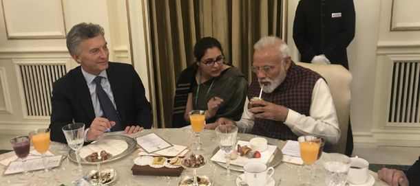 Macri quiere llevar el mate a todo el mundo pero podría faltar yerba en las góndolas