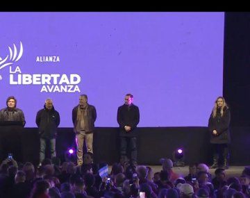 Milei saludó a Karina y denunció una operación de desprestigio en Moreno