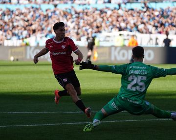 El increíble gol que erró Independiente en la última jugada del clásico de Avellaneda
