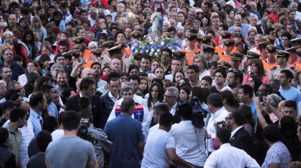 Masiva participación en los festejos por el Día de la Virgen en Tigre