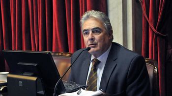 el relato comienza a hacer agua en lo economico el relato comienza a hacer agua en lo economico