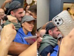 Locura por De Paul y Tini en un shopping: el pedido del campeón