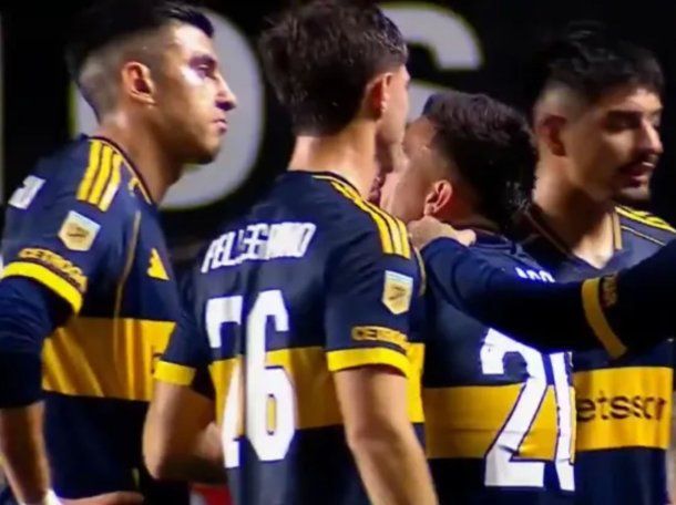 No se vio en TV: el enérgico reclamo de Velasco a Battaglia en el entretiempo