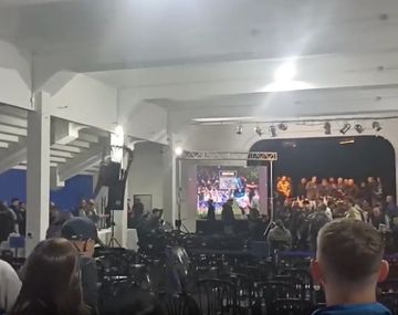 Incidentes en Vélez: sillazos y bronca de los socios en la asamblea