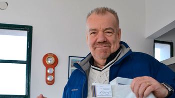 carlos sanchez y su batalla contra el cancer: mi medico dijo que voy a salir adelante carlos sanchez y su batalla contra el cancer: mi medico dijo que voy a salir adelante