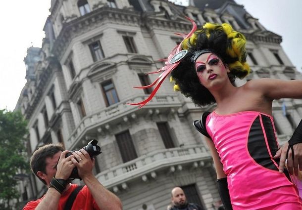 Un barón del Conurbano asegura que los travestis tienen una enfermedad